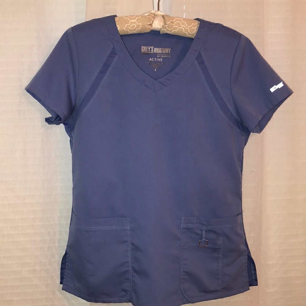 Grey’s Anatomy S Active V Neck Scrub Top in Ceil Blue